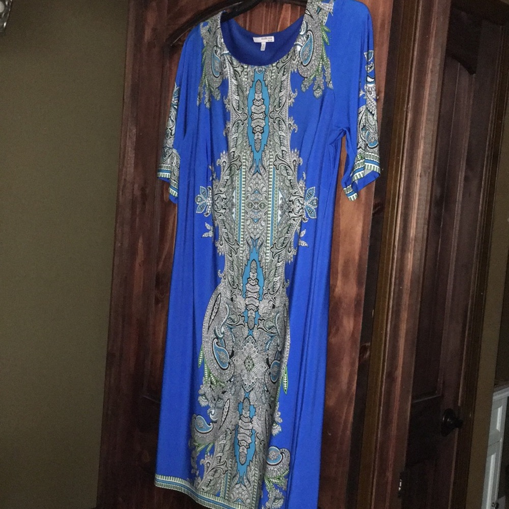 Studio One Short Sleeve dress 👗, Below the Knee